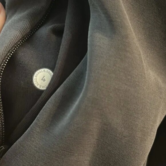 Lululemon Softstreme Pocketed Hoodie, full-zip, size 4 - Picture 4 of 10